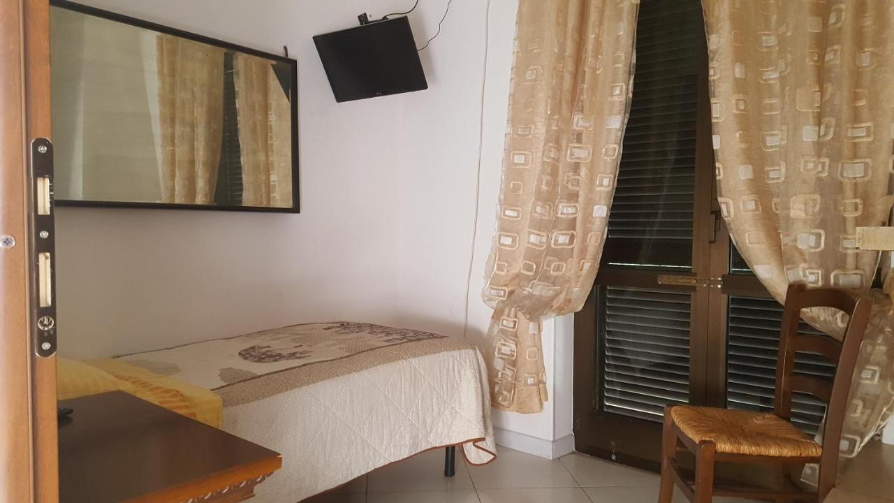 فندق Al Fontanone Cecchina المظهر الخارجي الصورة